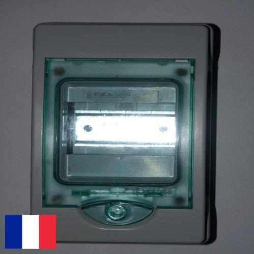 Вставка предохранителя из Франции