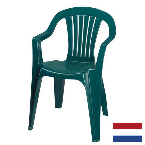 Стулья пластиковые из Нидерландов